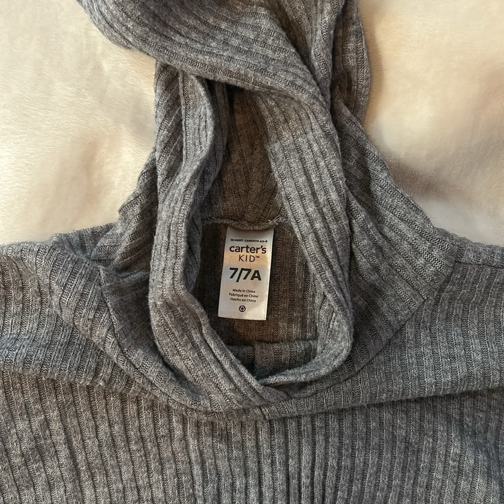 Carter’s lightweight pullover - Picture 4 of 5